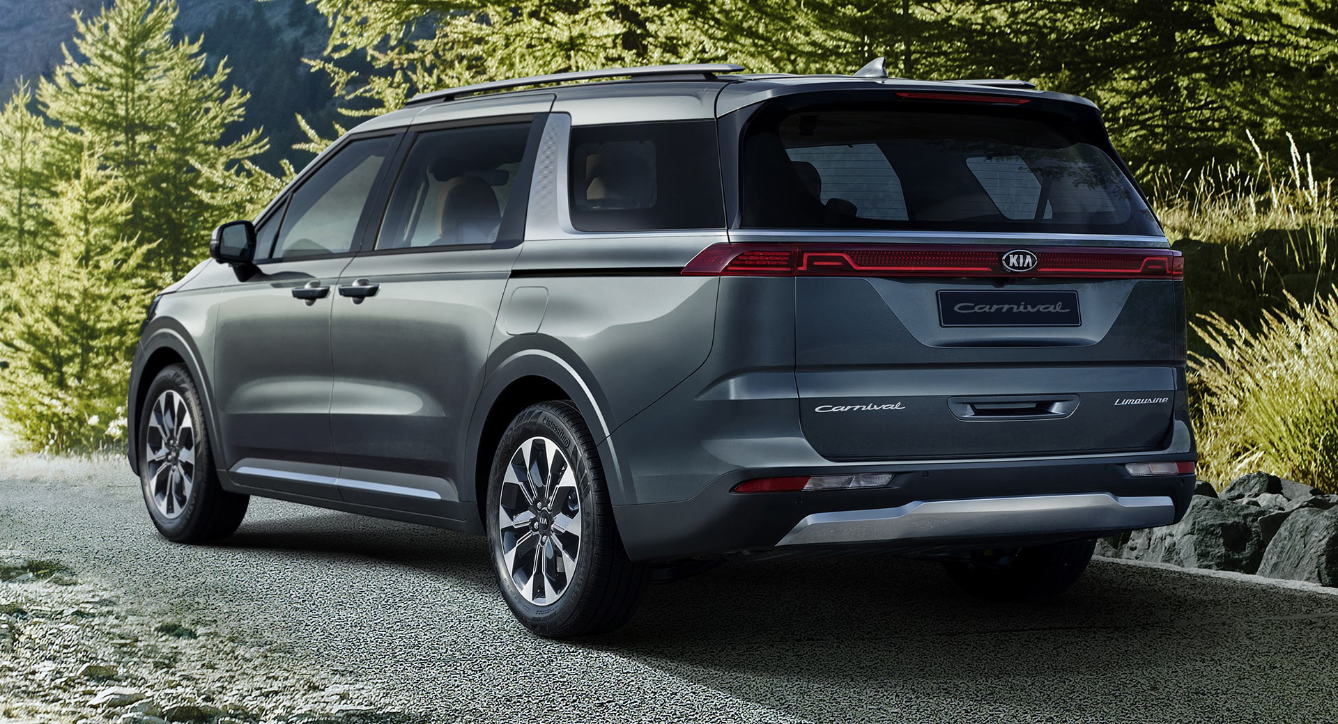 Đuôi xe Kia Sedona 2021