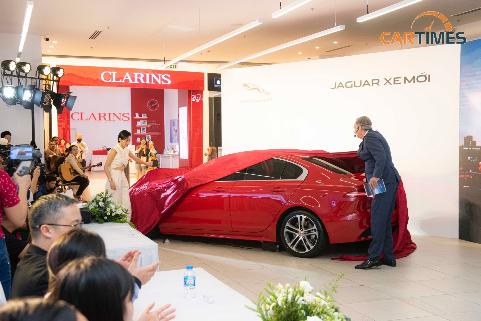 Mẫu xe Jaguar XE 2020