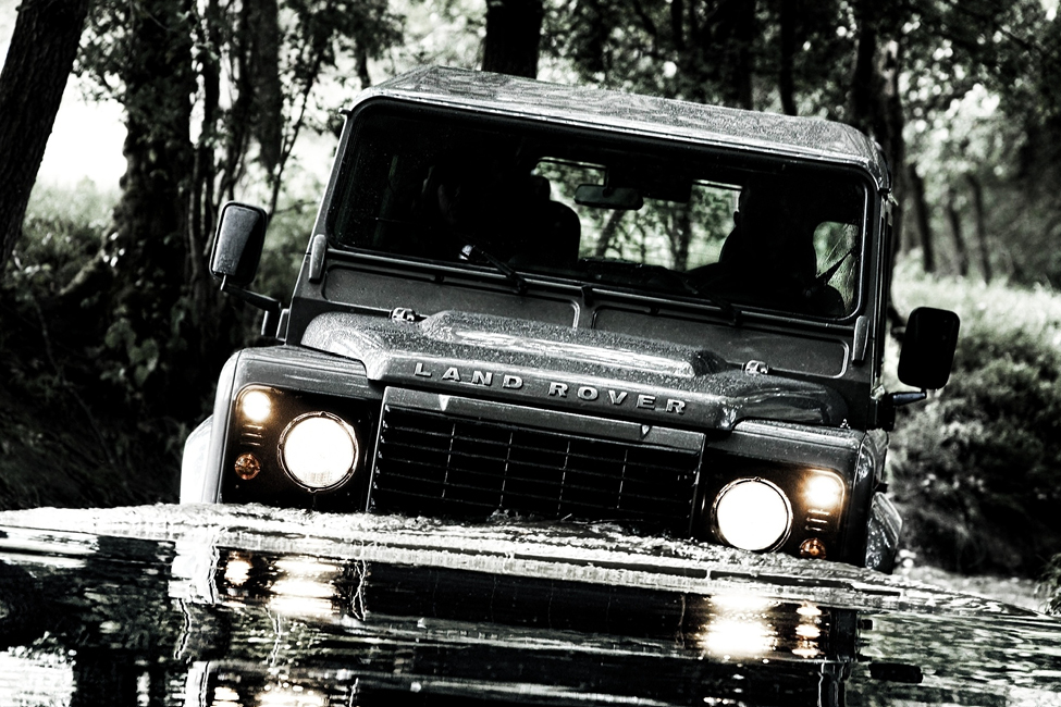 Những chiếc Land Rover sinh ra là để đi off-road