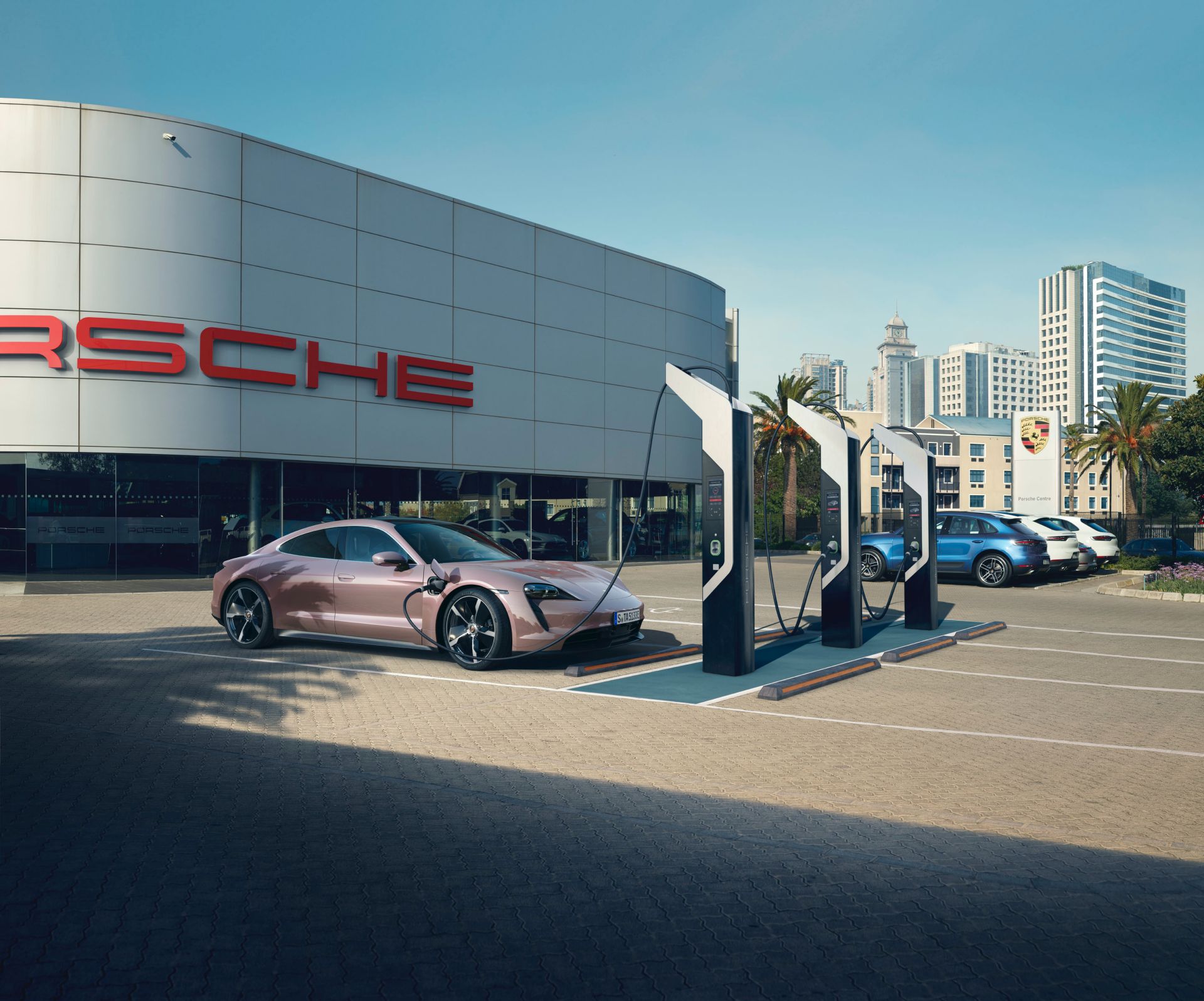 Trạm sạc xe Porsche Taycan 