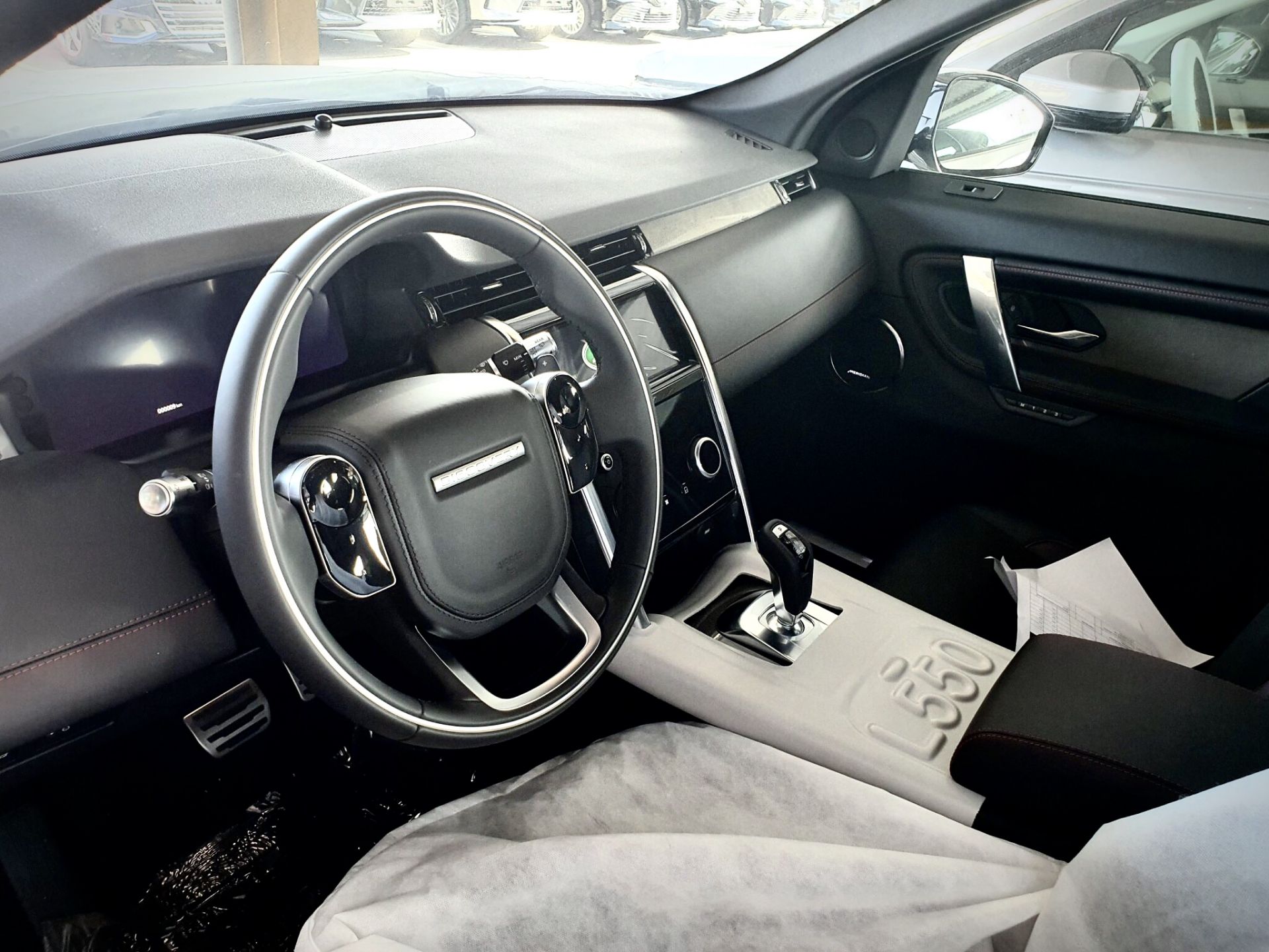 Cabin xe Land Rover Discovery Sport