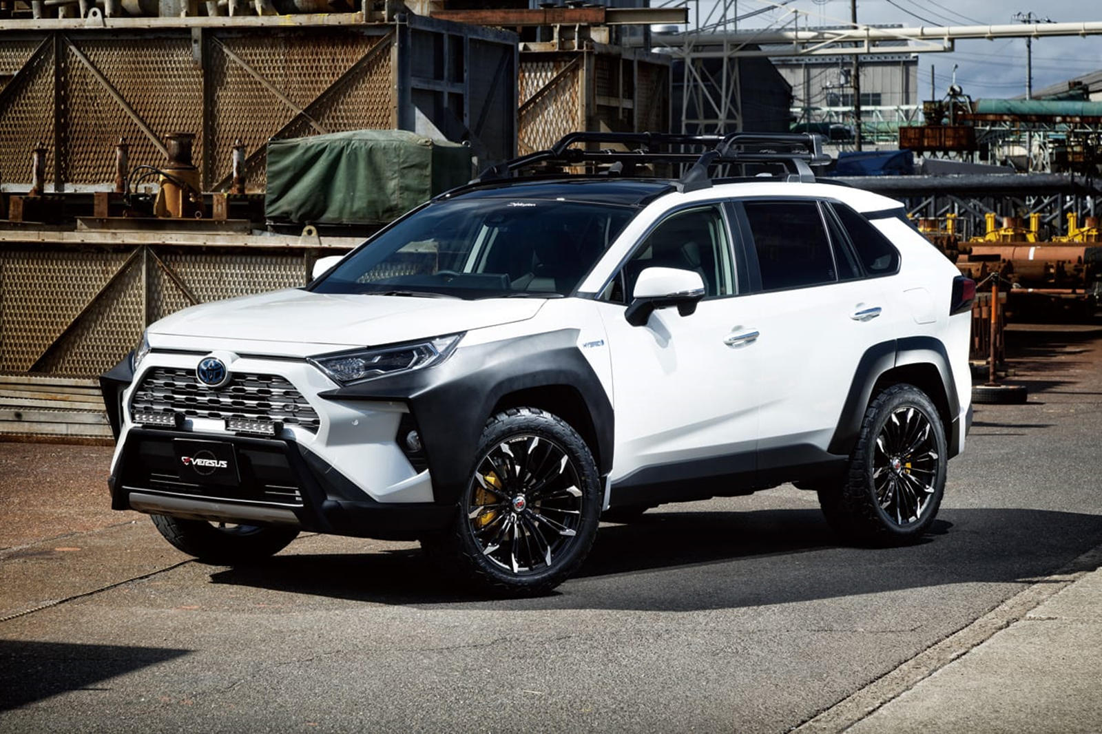 Xe Toyota RAV4 Versus