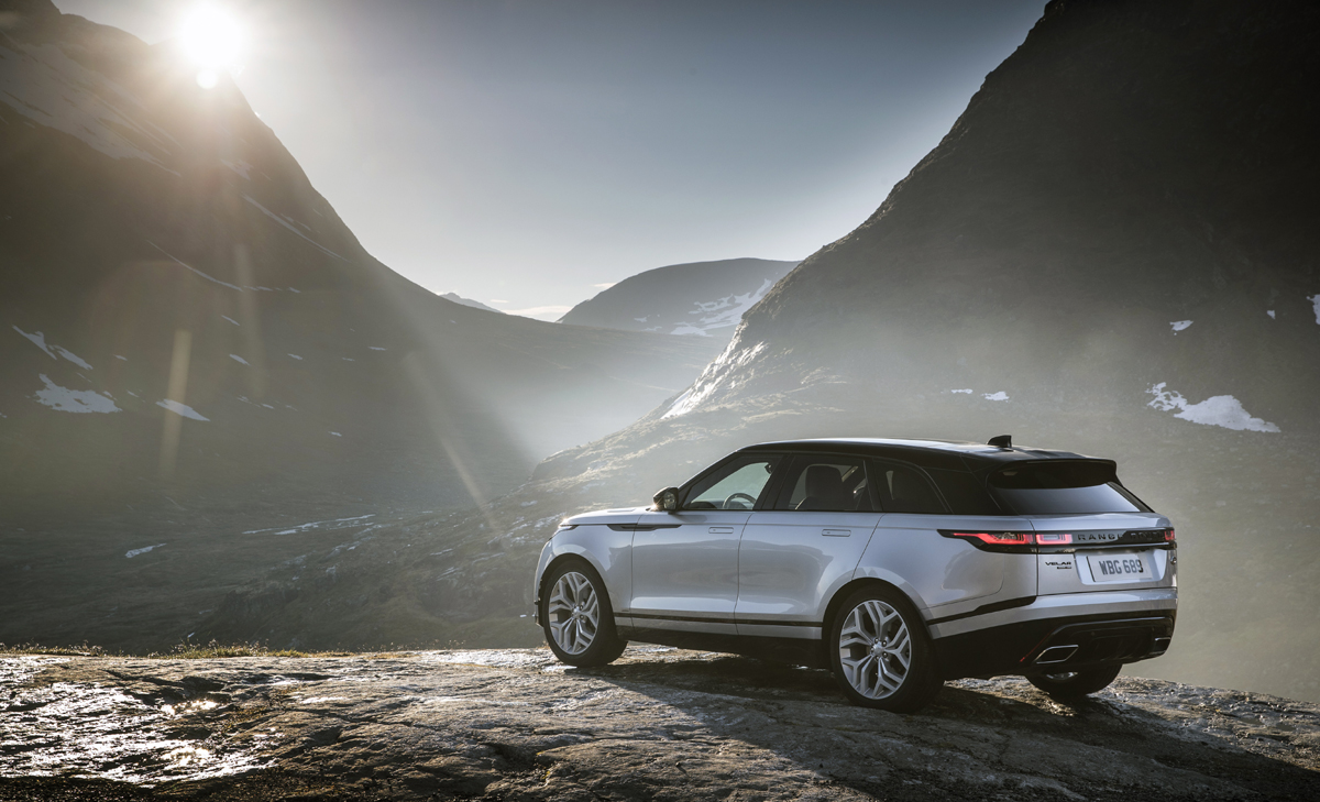 Jaguar Land Rover Việt Nam chính thức triển khai chuỗi hoạt động trưng bày, lái thử xe thể thao và địa hình hạng sang hàng đầu thế giới