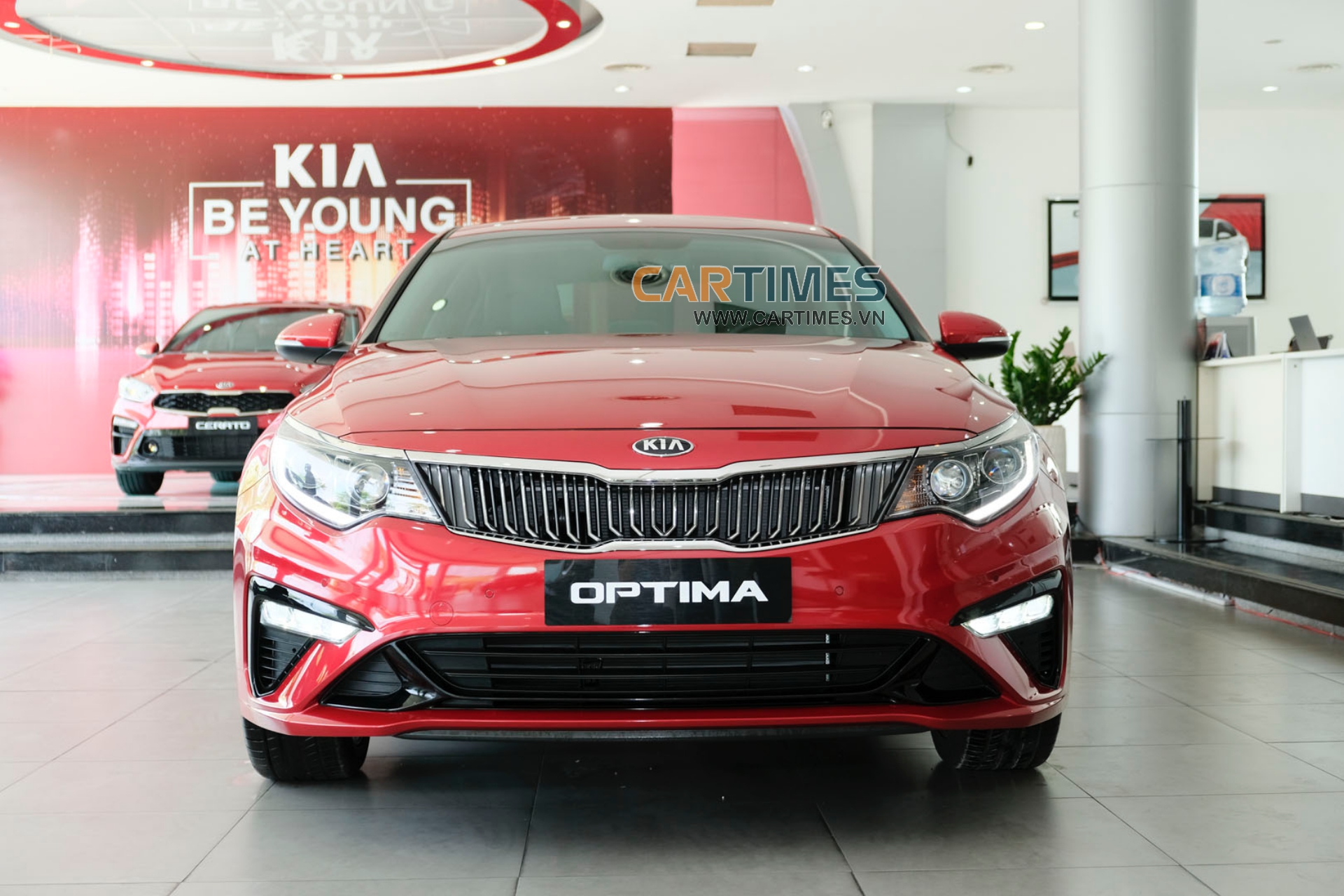 VinFast Lux A2.0 rơi khỏi top xe bán chạy nhưng vẫn đứng đầu phân khúc tháng 6