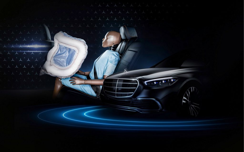 Mercedes sẽ có túi khí cho người ngồi sau