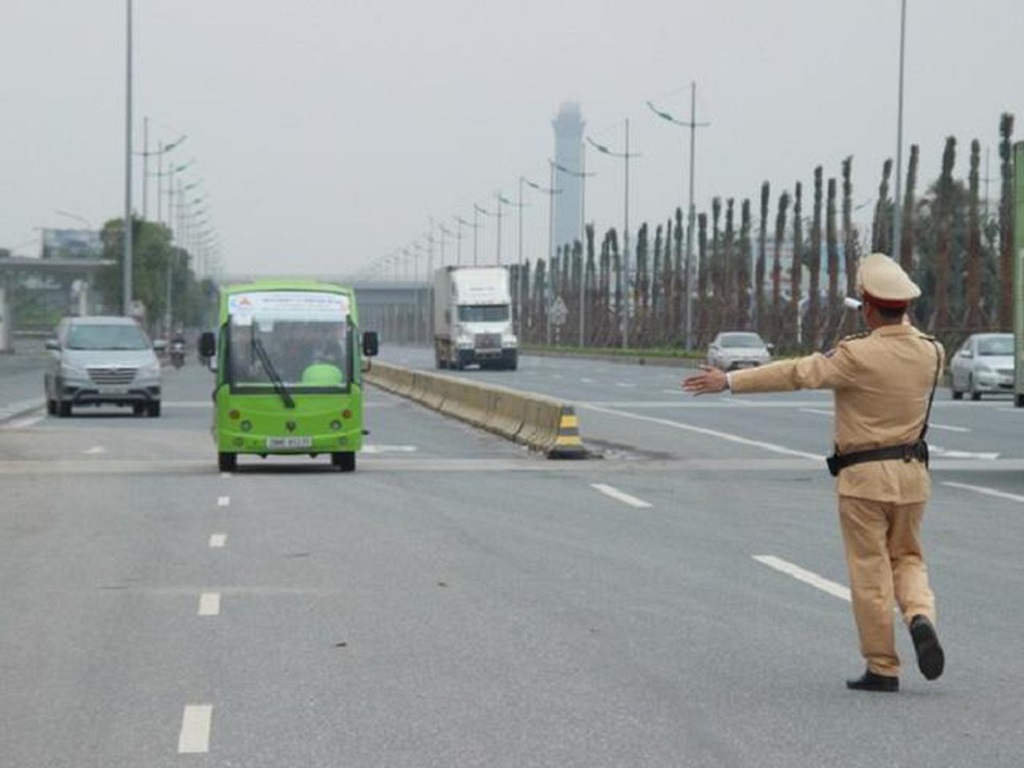 dừng xe trên cao tốc