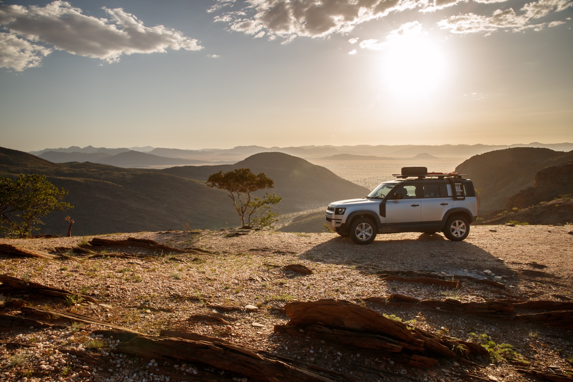 Land Rover Defender thế hệ mới sắp được ra mắt