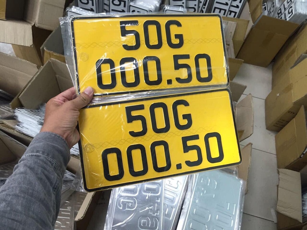 đổi biển xe màu vàng