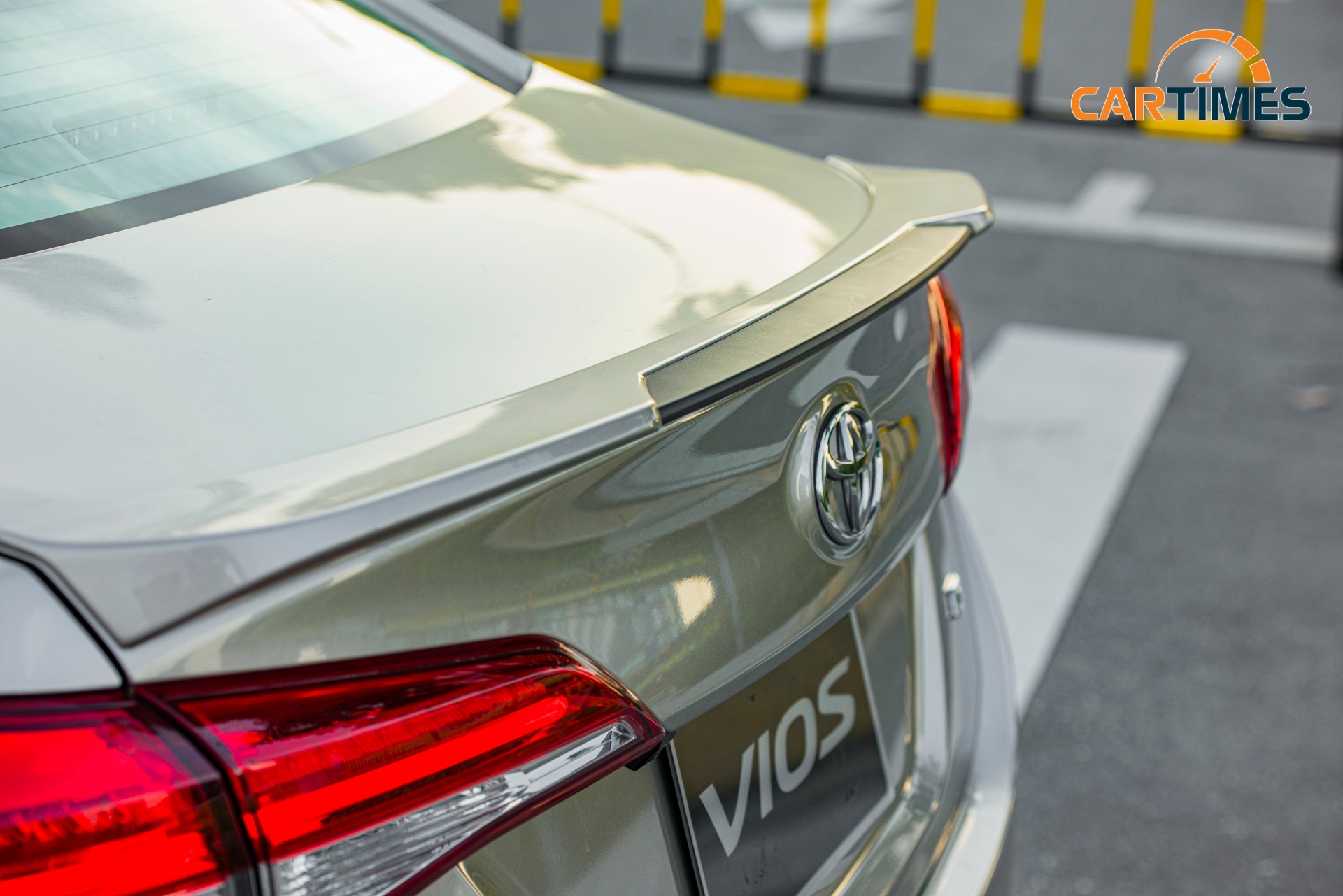 Cánh gió trên xe Toyota Vios