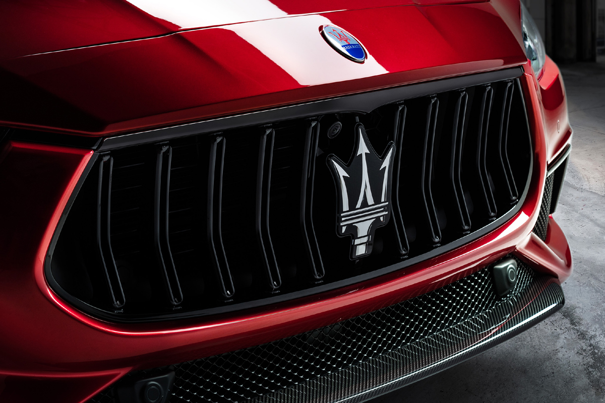 Maserati Ghibli Trofeo ấn tượng với lưới tản nhiệt trước