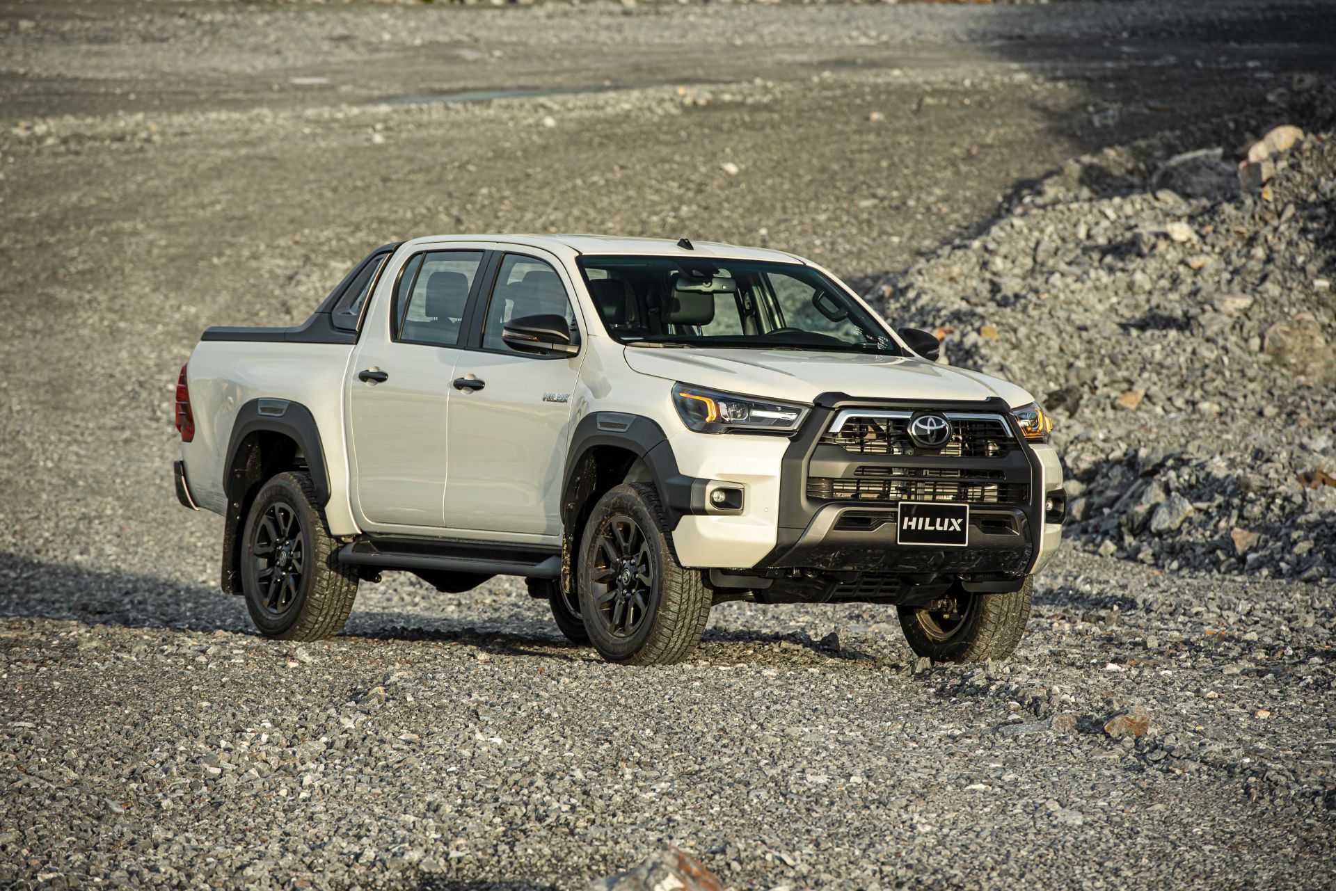Giá lăn bánh Toyota Hilux 2020 mới nhất