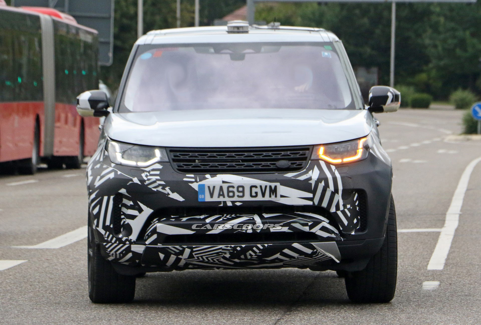 Đầu xe Land Rover Defender thế hệ mới
