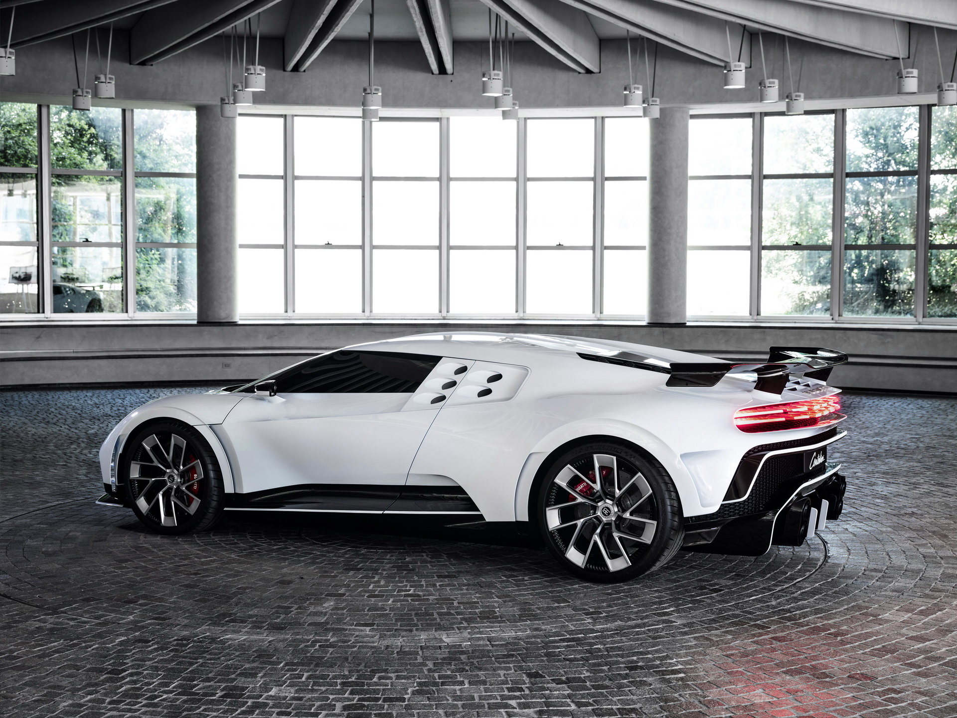 Chỉ có 10 chiếc Bugatti Centodieci được sản xuất
