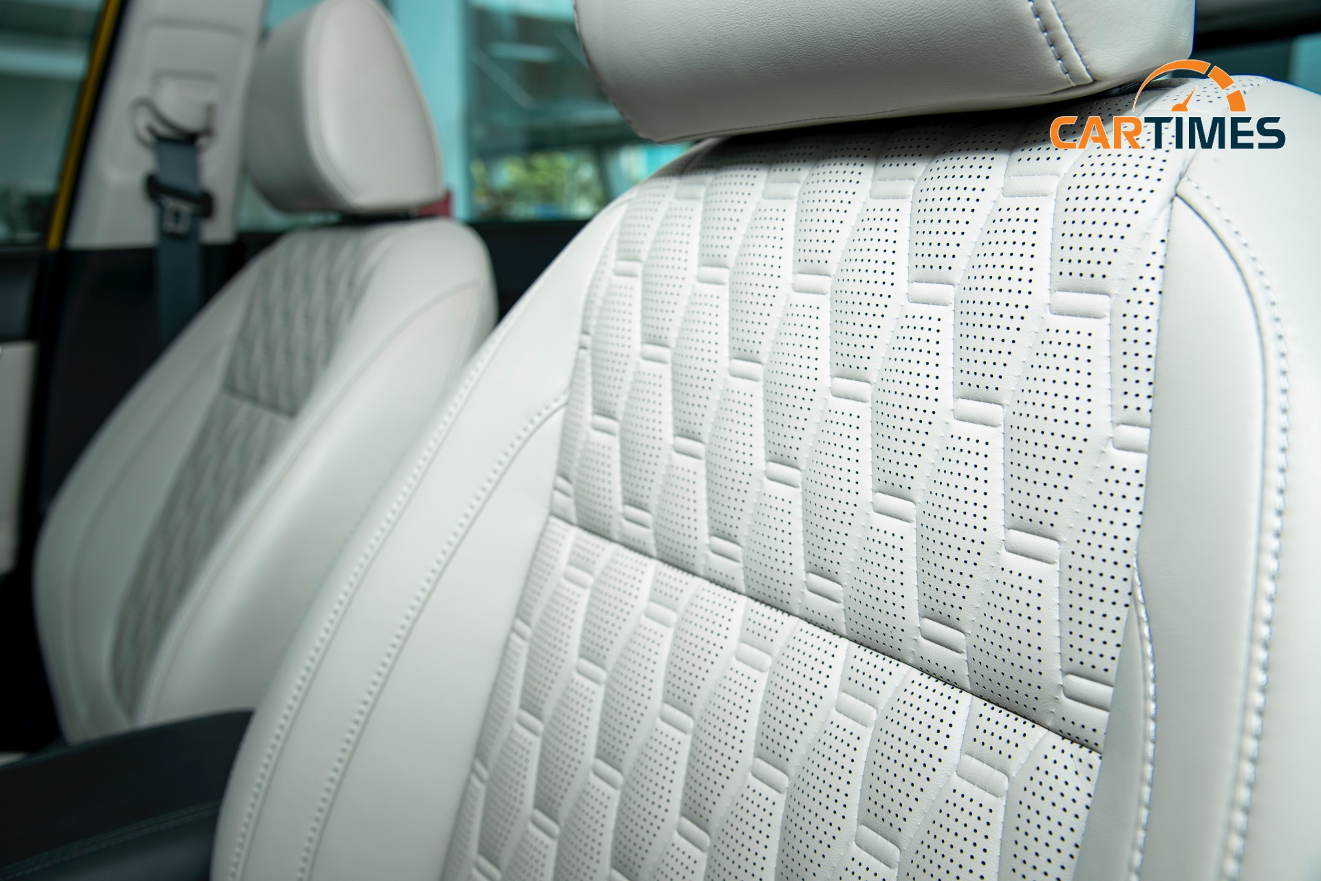 Kia Seltos trang bị ghế da đục lỗ