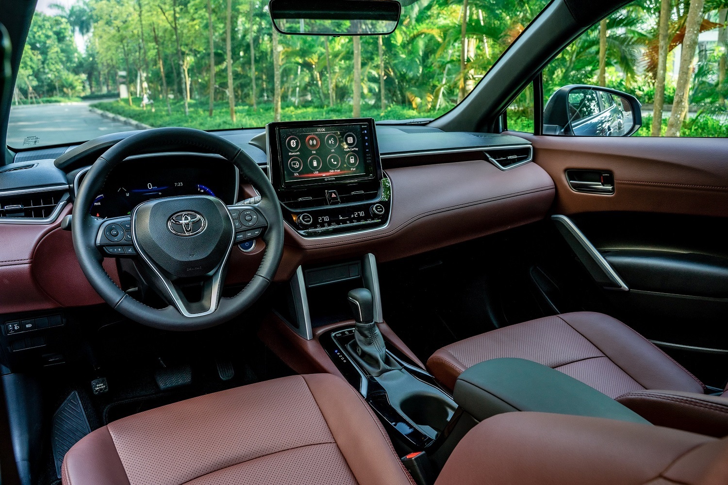 Hàng ghế trước của xe Toyota Corolla Cross