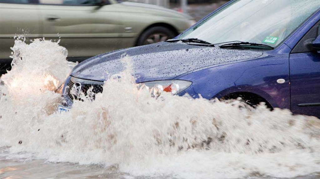 Cách xử lý khi xe ô tô bị ngập nước