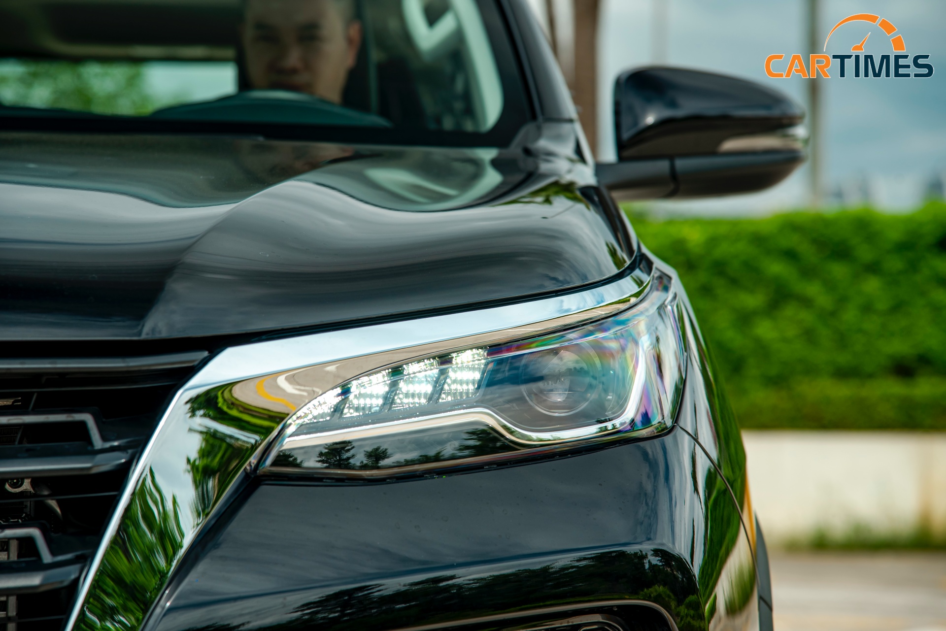Đèn pha trên Toyota Fortuner 2020