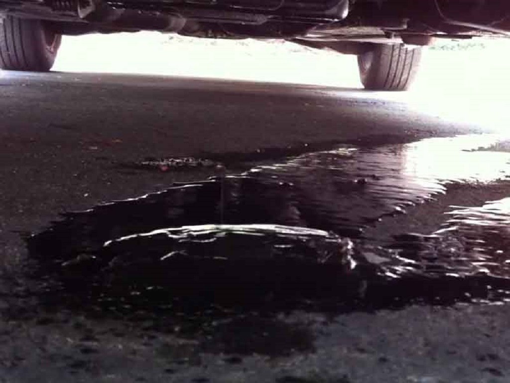 Nguyên nhân ô tô phát sinh mùi khí thải khó chịu