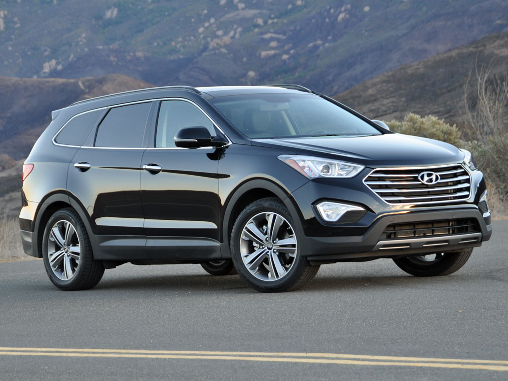 SUV Hyundai Santa Fe được sản xuất kể từ năm 2013 - 2015 nằm trong diện triệu hồi lần này