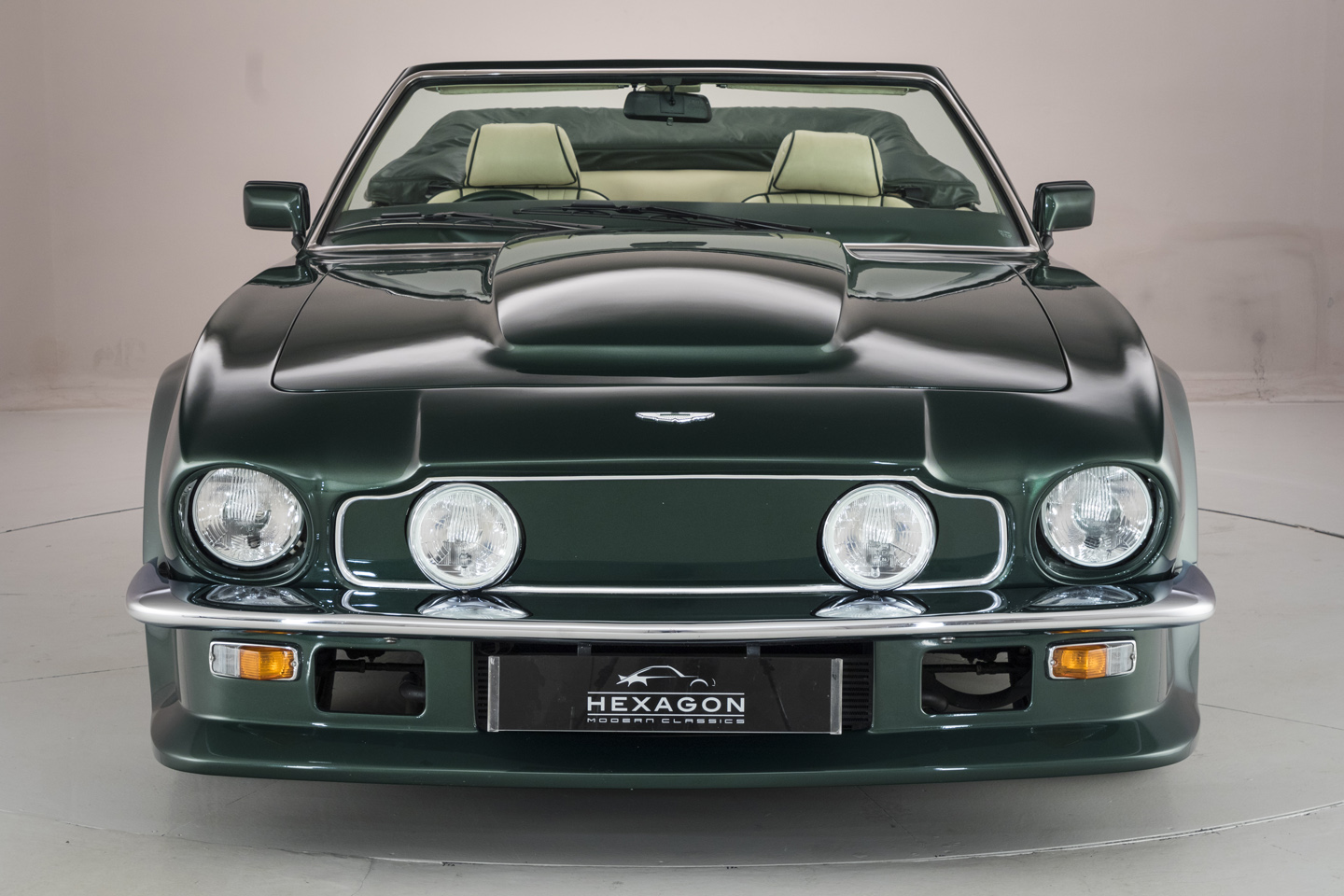 Xe Aston Martin Vantage Volante những năm 1980