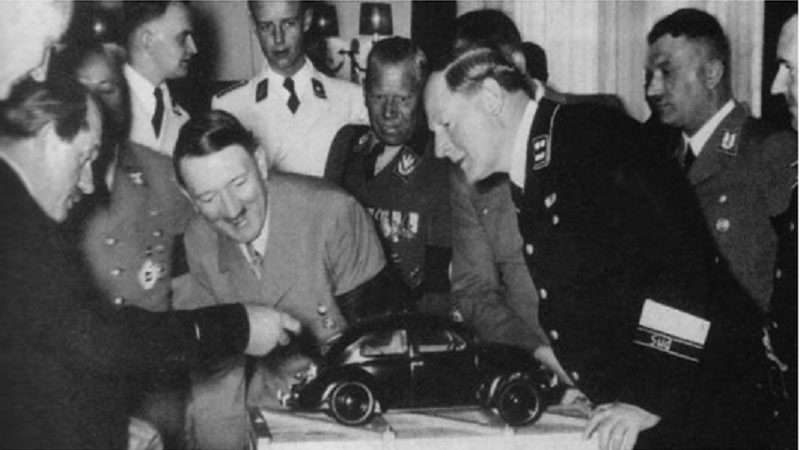 Hitler đã yêu cầu Ferdinand Porsche thiết kế một chiếc xe nhỏ, tiết kiệm