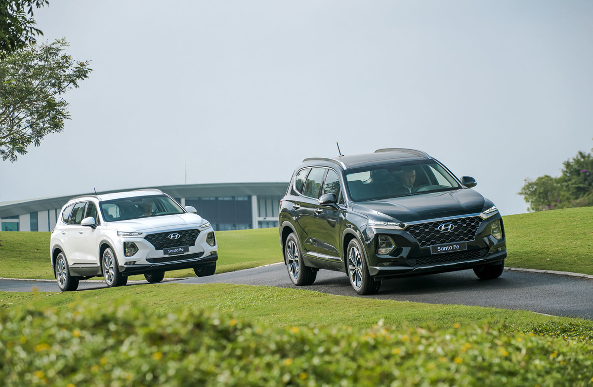 Mẫu xe Hyundai Santa Fe cũng đóng góp vào tăng trưởng doanh số tháng cuối năm 2020