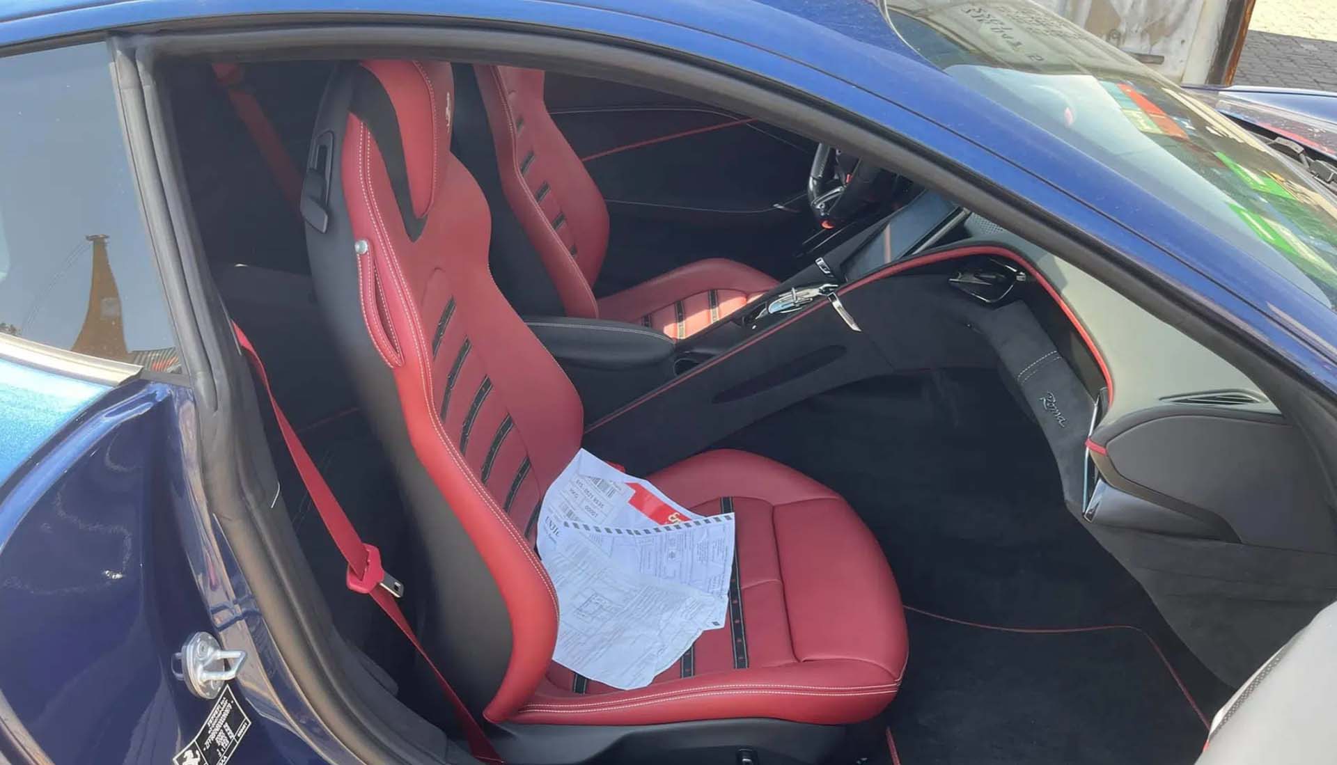 Thiết kế ghế ngồi thể thao của xe Ferrari Roma