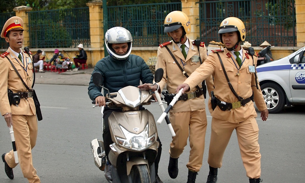 csgt dừng xe
