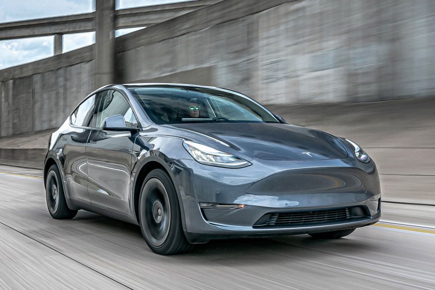 Telsa đã giúp Elon Musk trở thành người giàu nhất thế giới như thế nào?