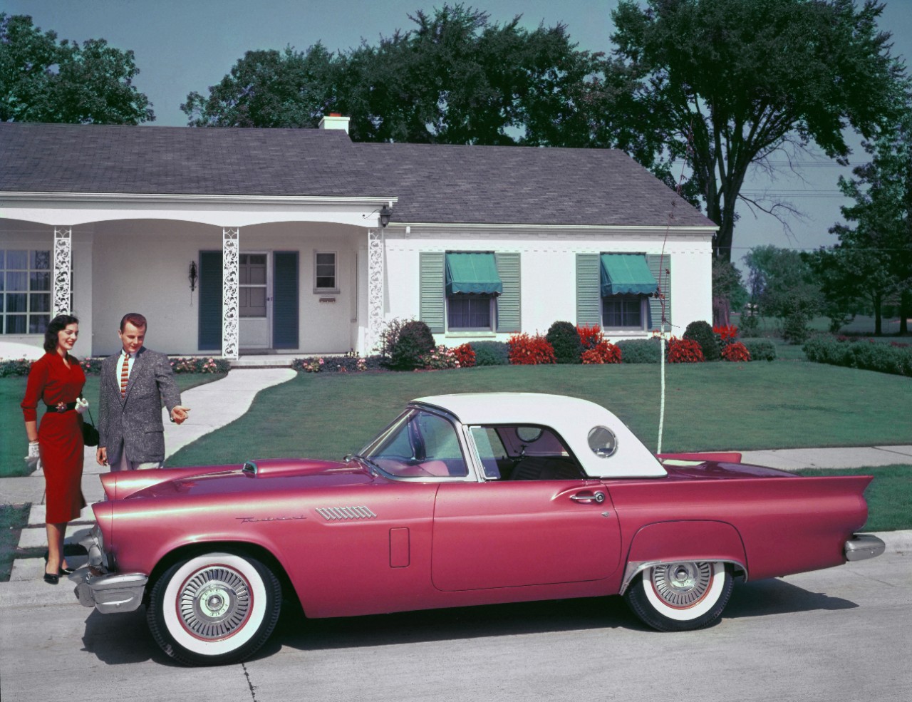 Ford đã đăng ký tên nhãn hiệu Thunderbird dành cho mẫu xe điện sắp tới