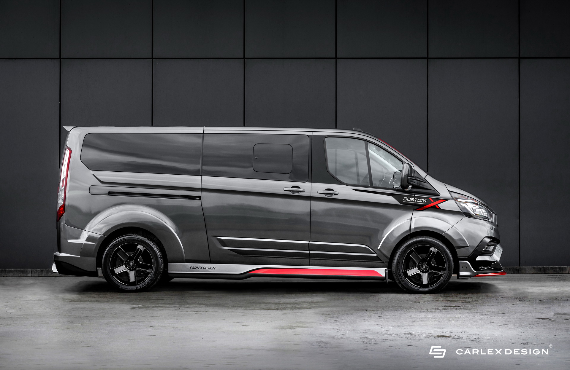 Thân xe Ford Transit Custom X Carlex Design