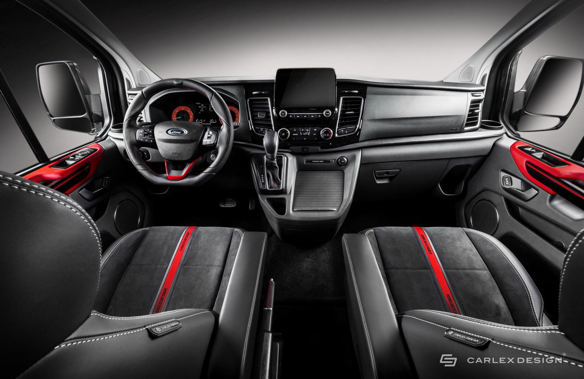Hàng ghế trước của xe Ford Transit Custom X Carlex Design