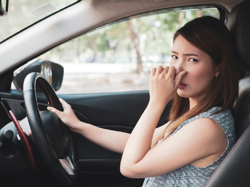 Các loại mùi khét trêm xe ô tô