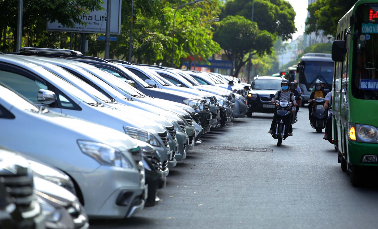 Nếu không tính toán kỹ, chủ xe sẽ mất số tiền kha khá phí đỗ xe trong một ngày