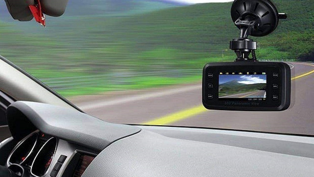 Camera lùi và camera hành trình