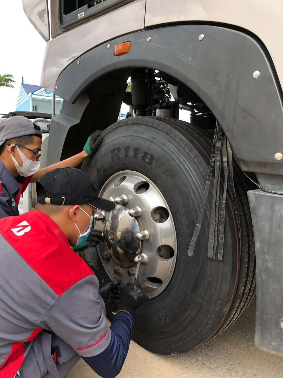Sở hữu trang thiết bị hiện đại và đội ngũ nhân viên kinh nghiệm, Fleetpoint Tân Kim Phúc là một điểm đến đầy an tâm cho các chủ xe