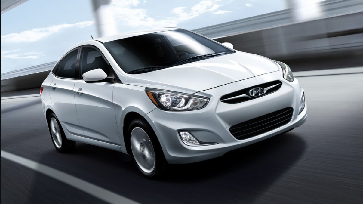 Top xe sedan cũ trong tầm giá 300 triệu đồng nên mua năm 2021