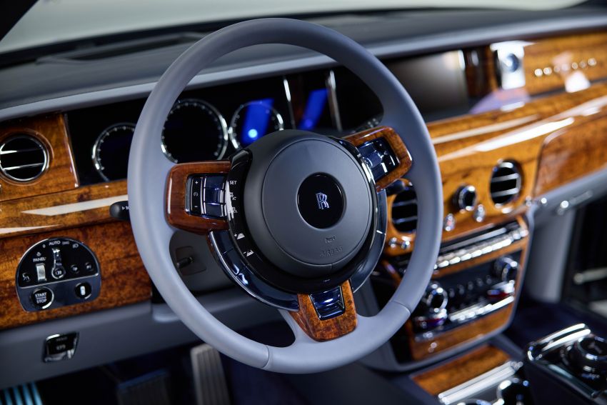 Nội thất Koa Phantom