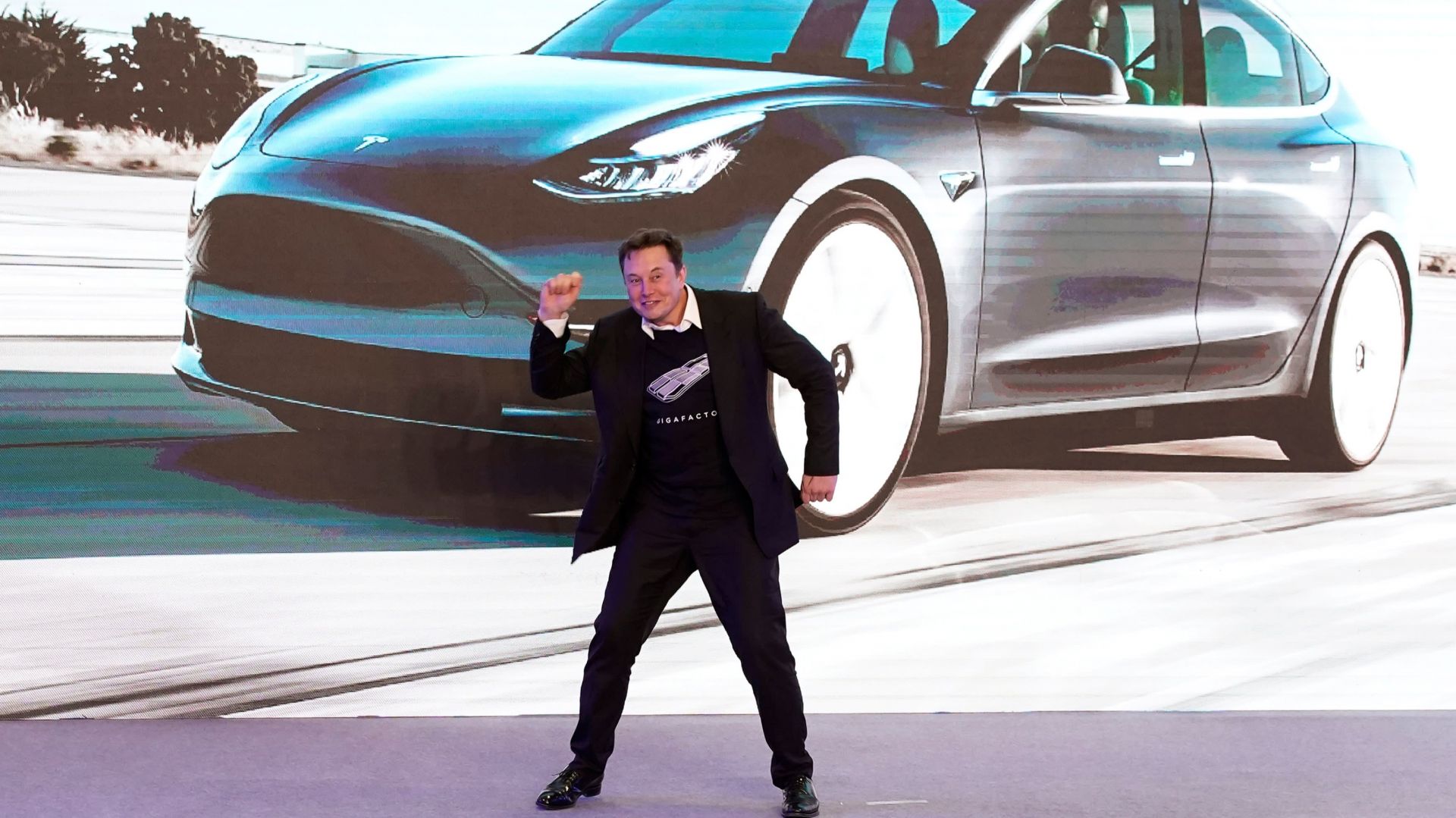 Tesla có thể đã lời khoảng 1 tỷ USD nhờ đầu tư Bitcoin, khoản lãi còn hơn cả lợi nhuận từ doanh số bán xe điện trong cả năm 2020.