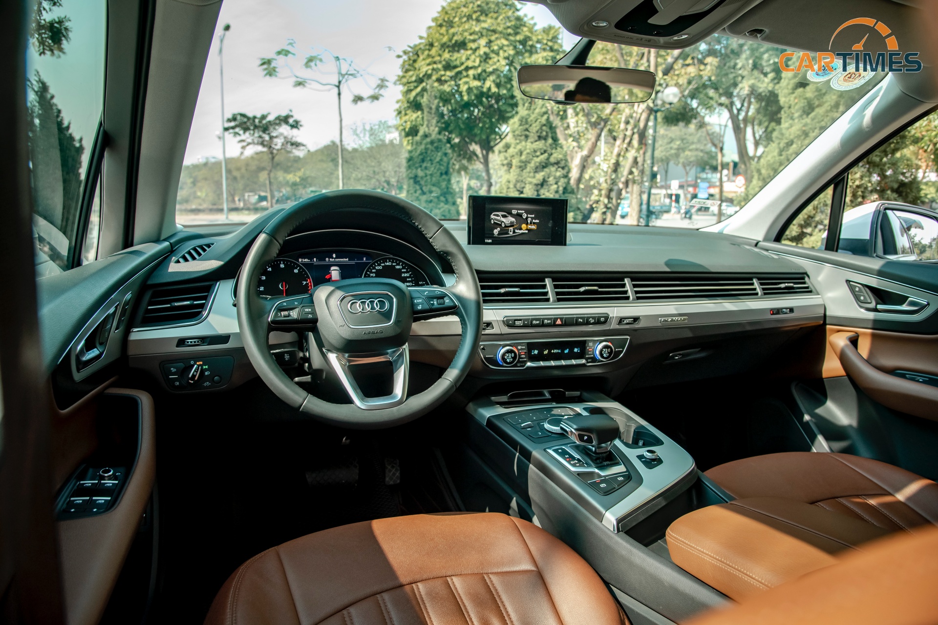 Hàng ghế trước của xe Audi Q7 2018