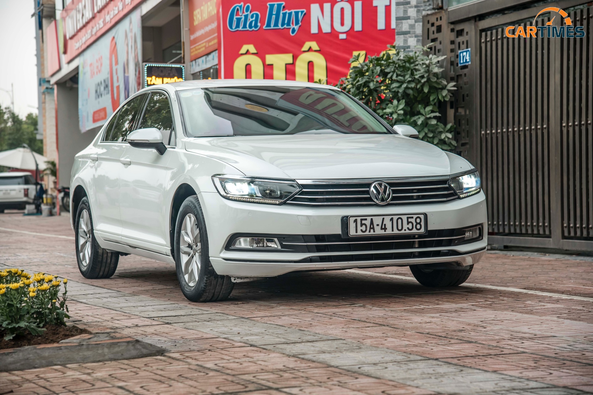 Xe Volkswagen Passat