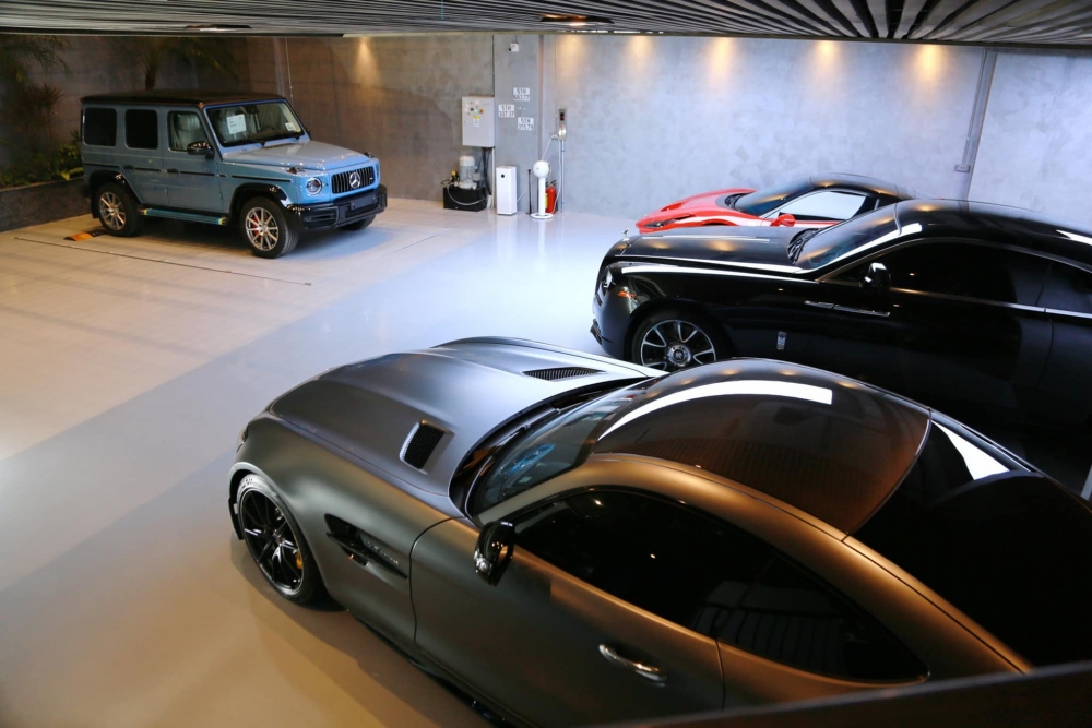 Mercedes-AMG 63 cùng nhà với Ferrari F8 Tributo, Mercedes-AMG GT R và Rolls-Royce Wraith