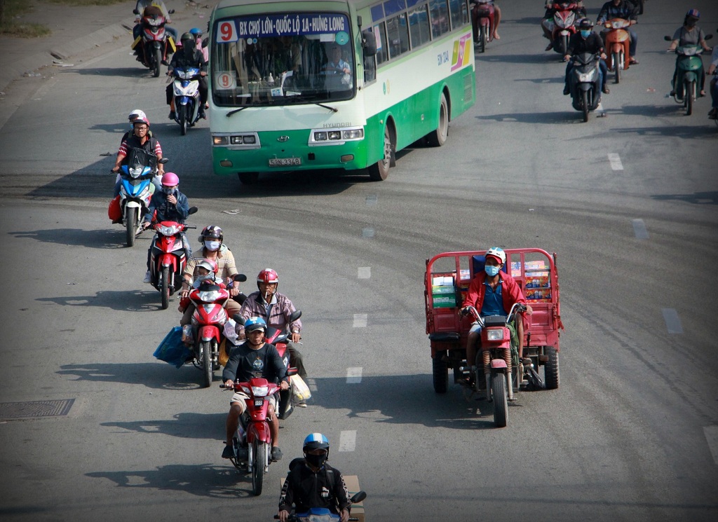 đi xe máy về quê