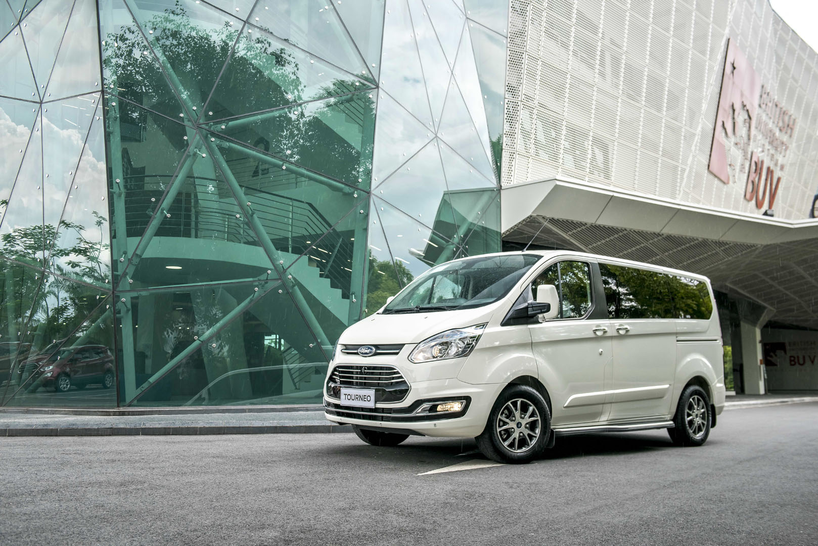 Xếp hạng 10 xe bán chậm nhất thị trường Việt tháng 2/2021