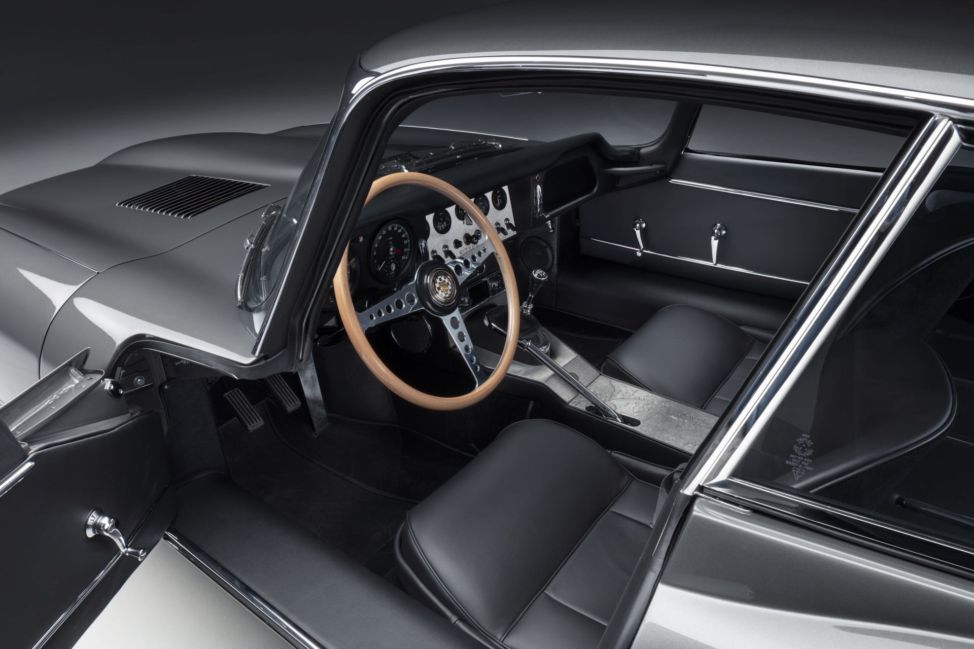 Cabin xe Jaguar E-Type