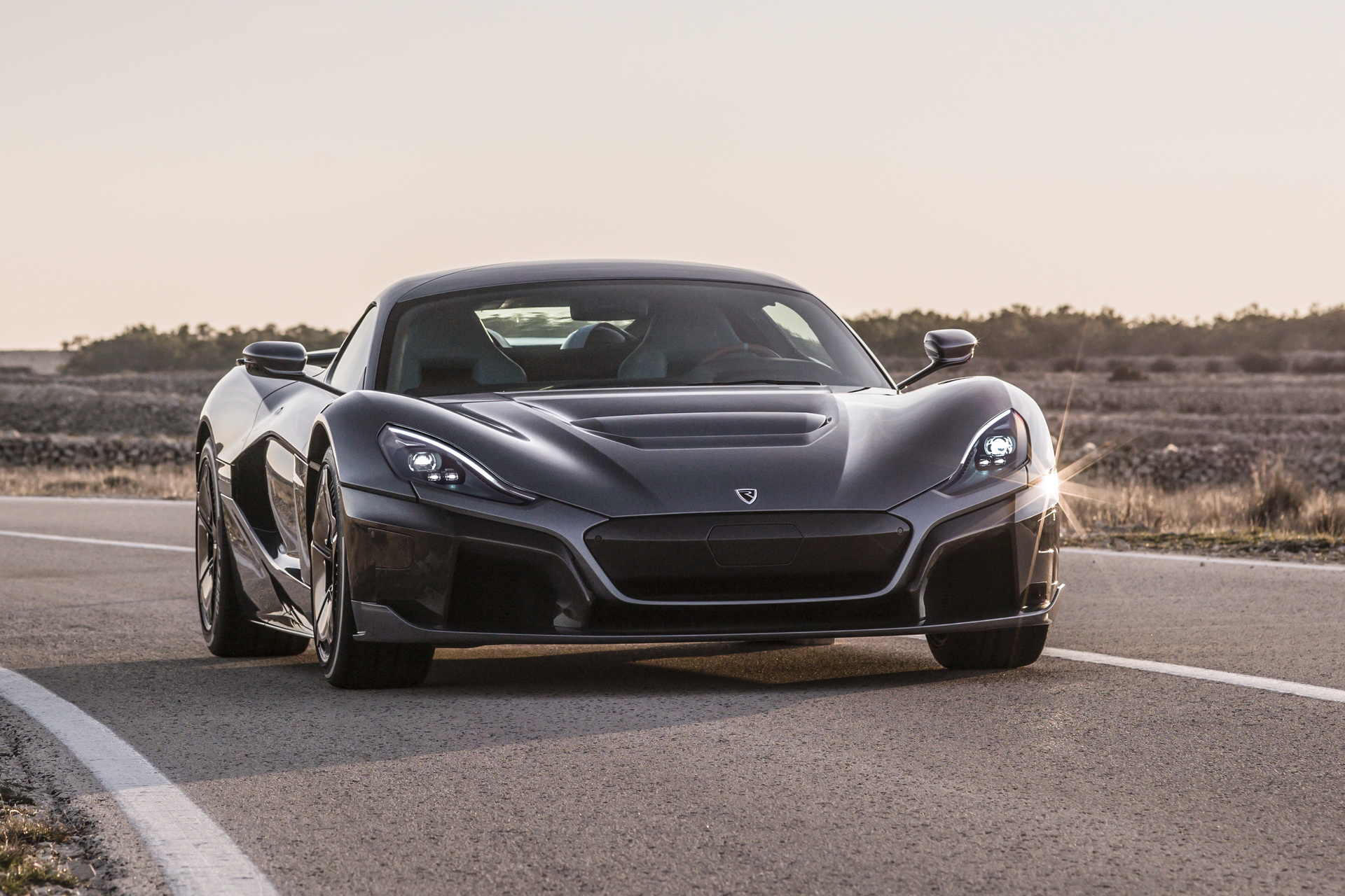 Bugatti về tay Porsche sẽ tận dụng được công nghệ xe điện của Rimac
