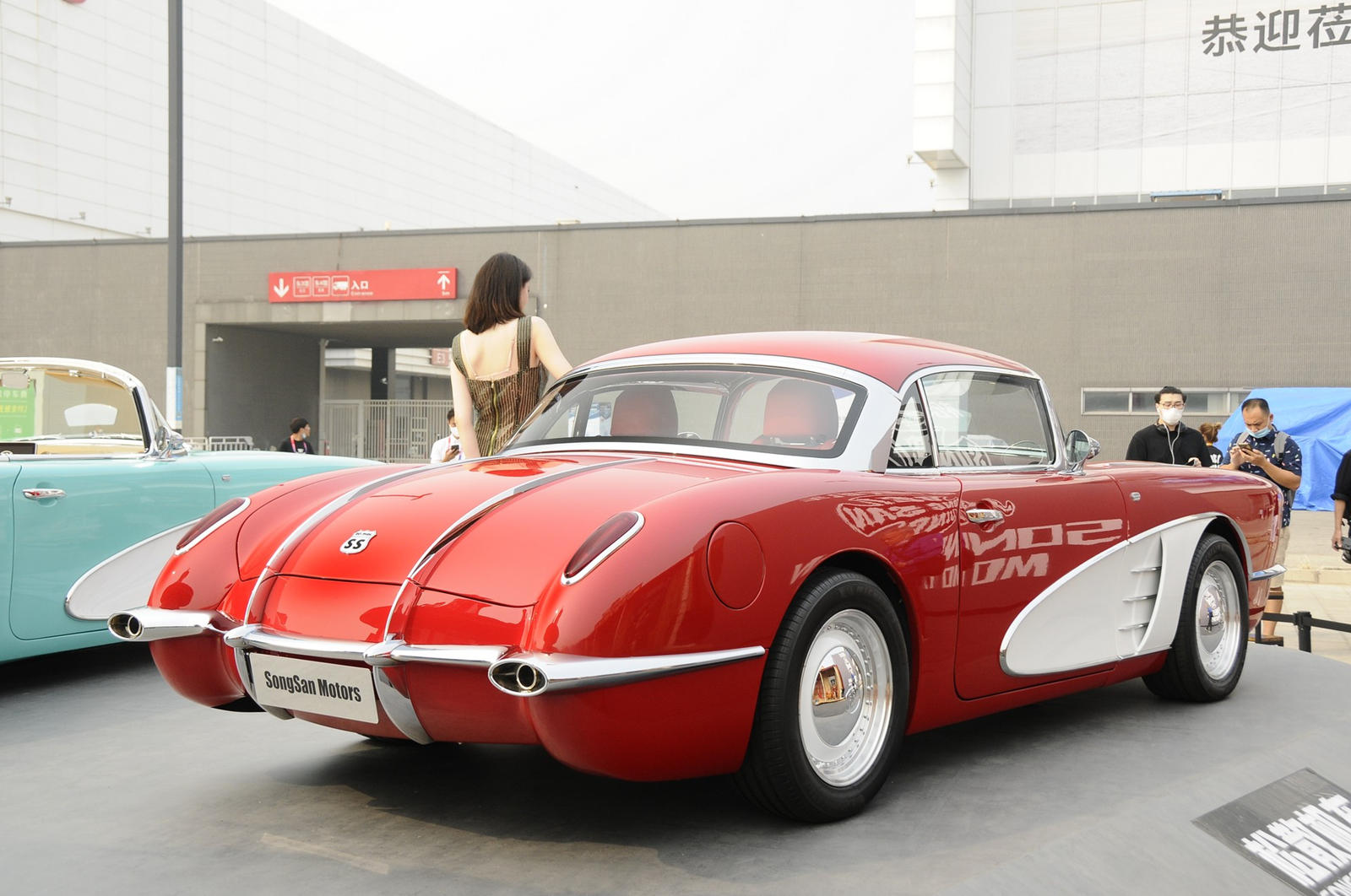 Songsan Motors SS Dolphin được làm "nhái theo Chevrolet Corvette