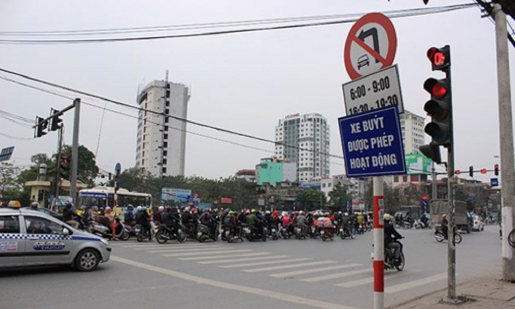 biển cấm rẽ trái