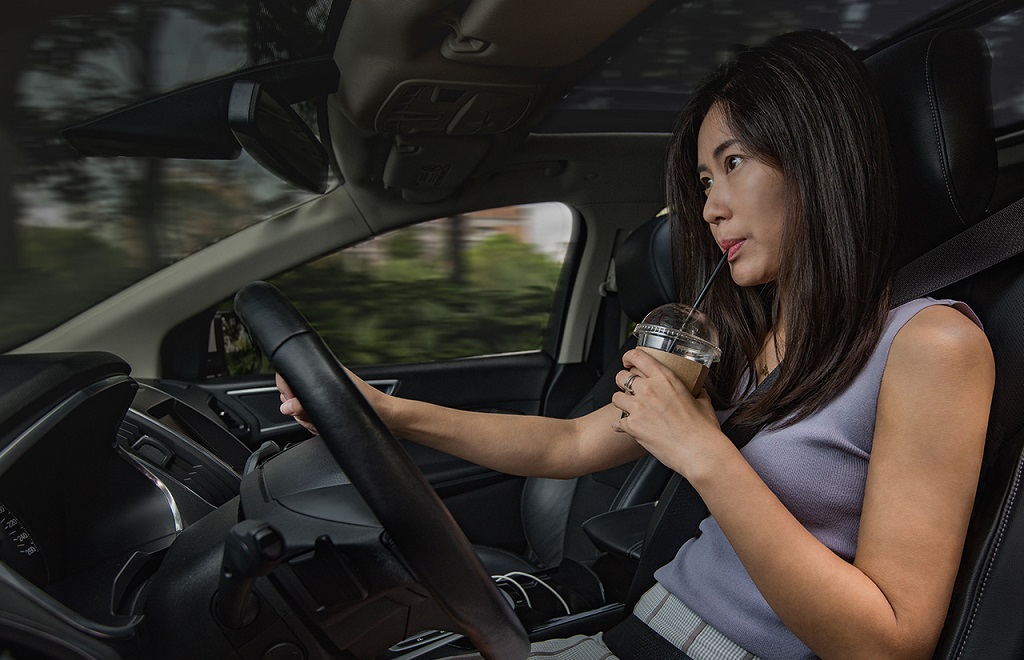 lái xe mất tập trung