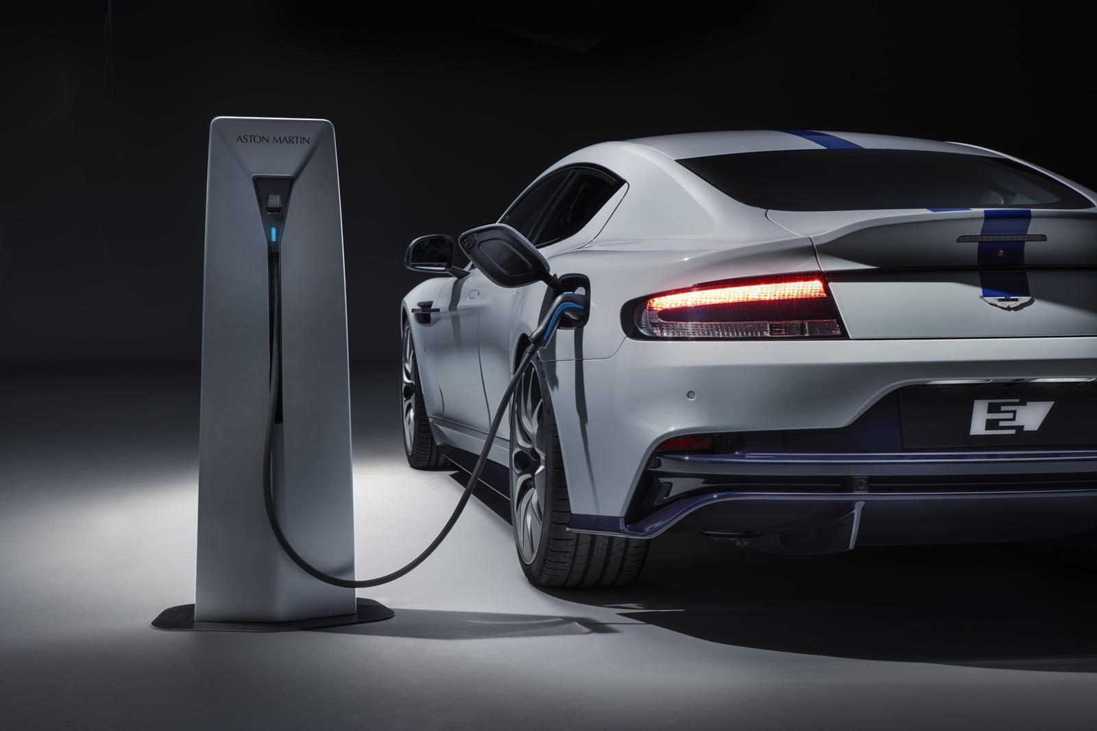 Aston Martin có thể sẽ sử dụng pin được phát triển từ Mercedes-Benz